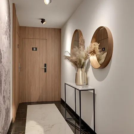 Deo Plaza Boutique By Downtown 4*
