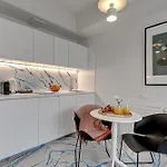 Deo Plaza Boutique By Downtown