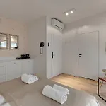 Ξενοδοχείο με διαμερίσματα Deo Plaza Boutique By Downtown