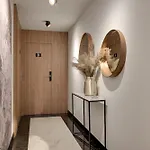 Deo Plaza Boutique By Downtown 4*