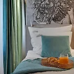 Apartahotel Deo Plaza Boutique By Downtown 4*