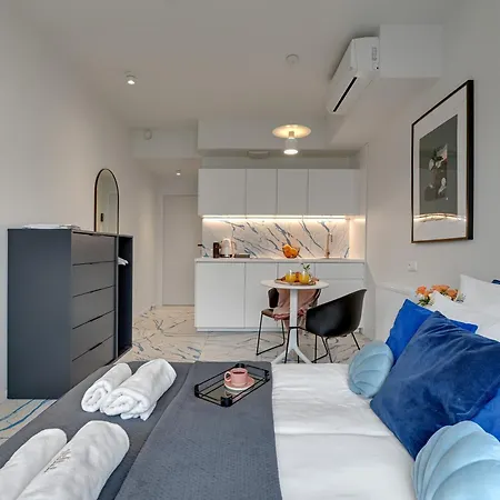 Deo Plaza Boutique By Downtown Aparthotel Danzica