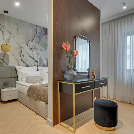 Deo Plaza Boutique By Downtown